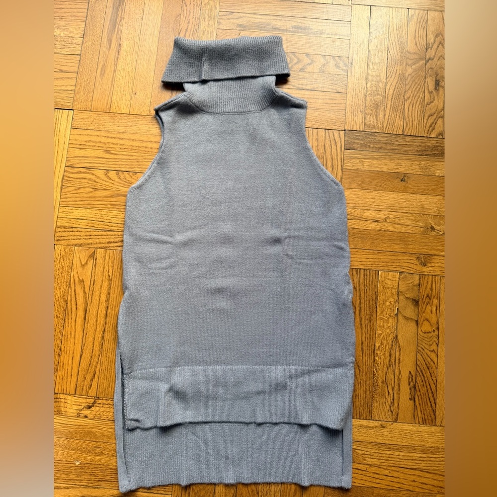 Lord & Taylor Gray Knit Sweater, sleeveless, turtleneck